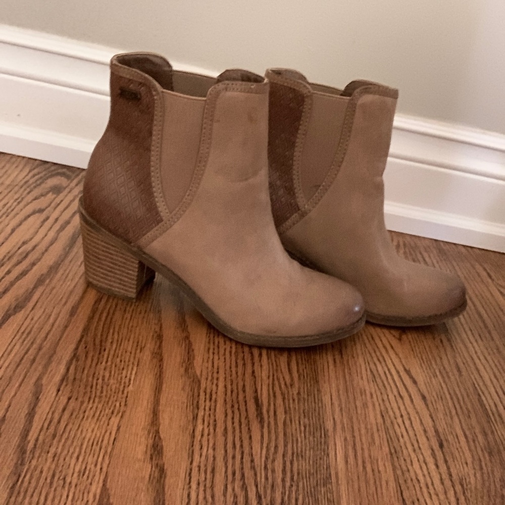 Roxy boots